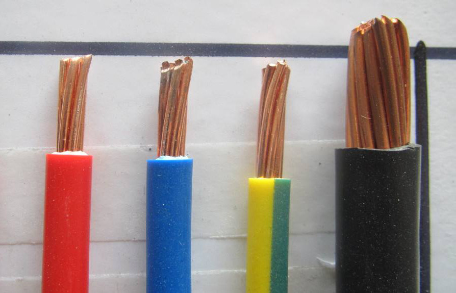Что разница между пламенем - retardant кабелем и низким открытым огнем галоида дыма - retardant кабель?